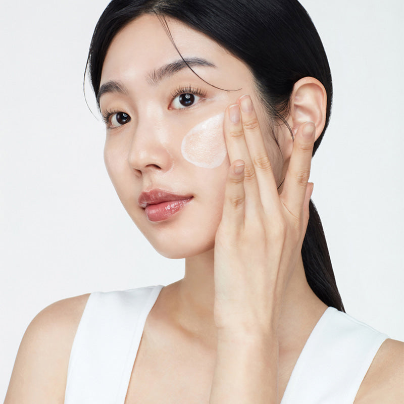 Biodance Skin-Glow Essence Cream 50ml / 1.69 fl.oz. 바이오던스 스킨 글로우 에센스 크림 50ml / 1.69 fl.oz.