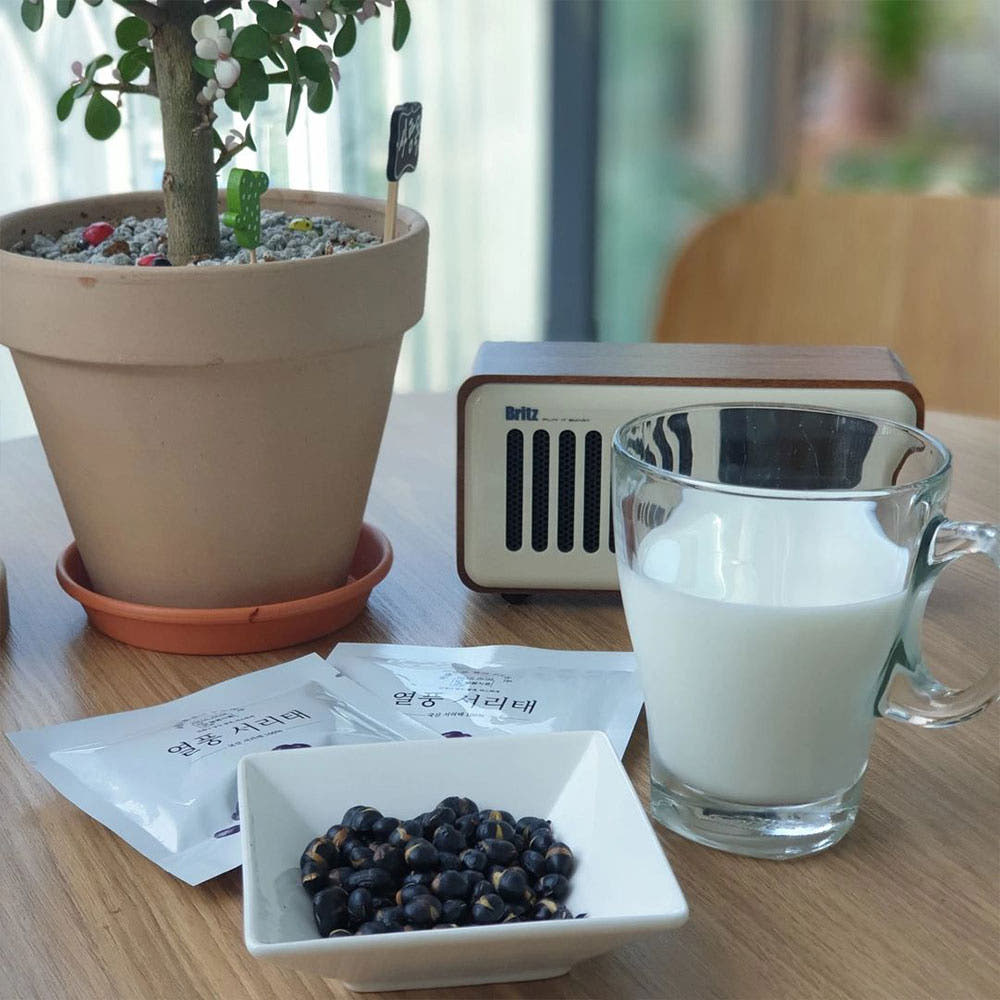 Neul Bom Foods Roasted Black Soybean Snack 200g 늘봄식품 열풍 볶음 서리태 200g 탈모예방 다이어트