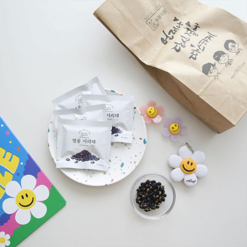 Neul Bom Foods Roasted Black Soybean Snack 200g 늘봄식품 열풍 볶음 서리태 200g 탈모예방 다이어트