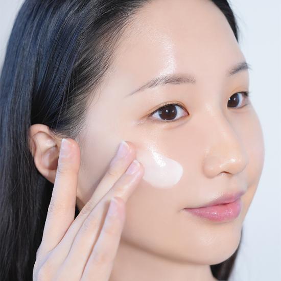 BIOHEAL BOH Probioderm Collagen Essence Sun Cream SPF50+ PA++++ 바이오힐보 프로바이오덤 콜라겐 에센스 선크림