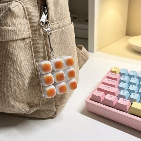 [PICK OF 2] Pickery 9-Key LED Bread Keycap Clicky Keychain Fidget Toy 픽커리 LED 구운 식빵 키캡 키링 9구 딸깍이 피젯토이