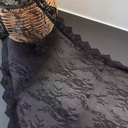 Vintage Bohemian Triangular Lace Scarf Festive Holiday and Beach Wrap for Fall and Winter Black / White 2 Color 빈티지 보헤미안 삼각 레이스 스카프 홀리데이 페스티브 비치 랩 가을 겨울용 2가지 색 검정 / 흰색