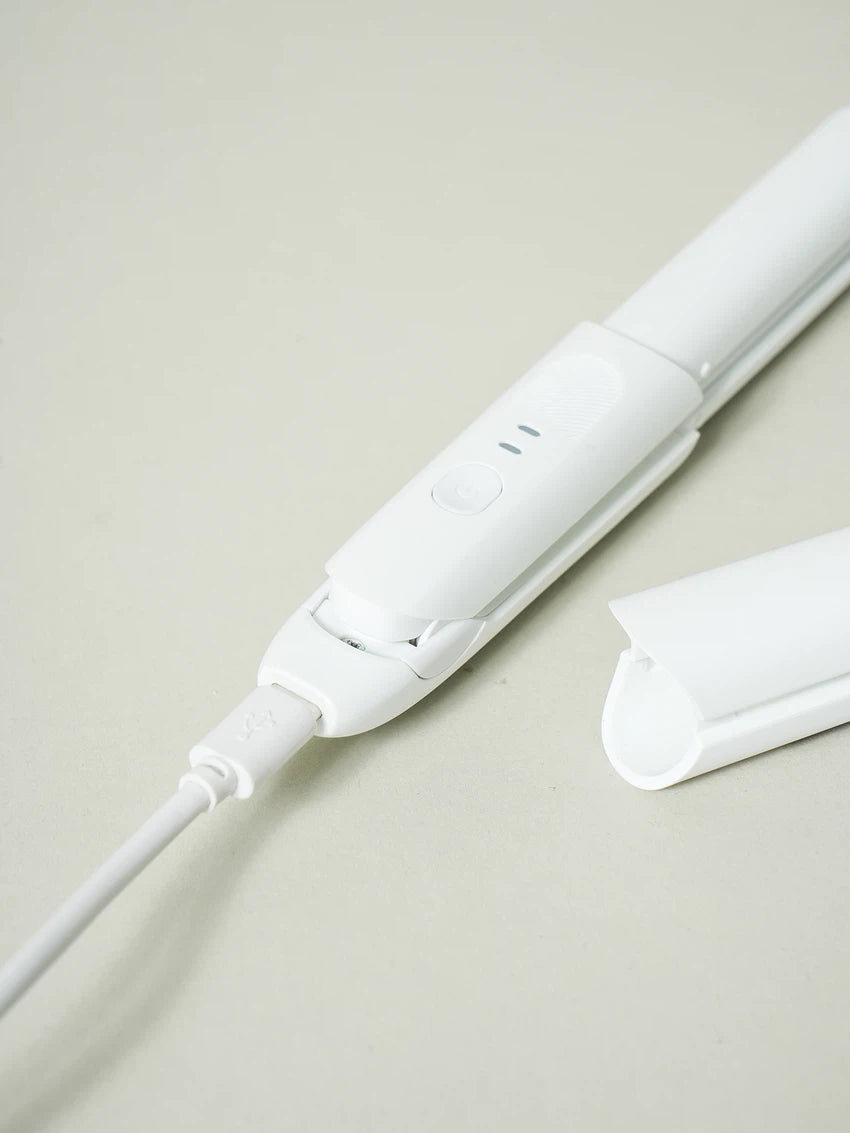 Daiso Travel Mini Flat Iron 다이소 여행용 미니 판 고데기